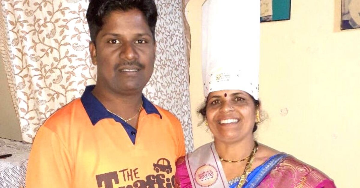 Son Quits Job to Sell Ma’s Special Vada Pav at Traffic Signals, Earns Rs 2 Lakh/Month