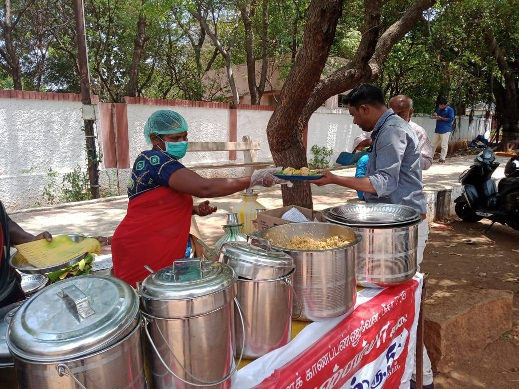 couple feed the needy daily