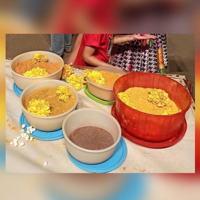 organic Holi colours using dried flowers