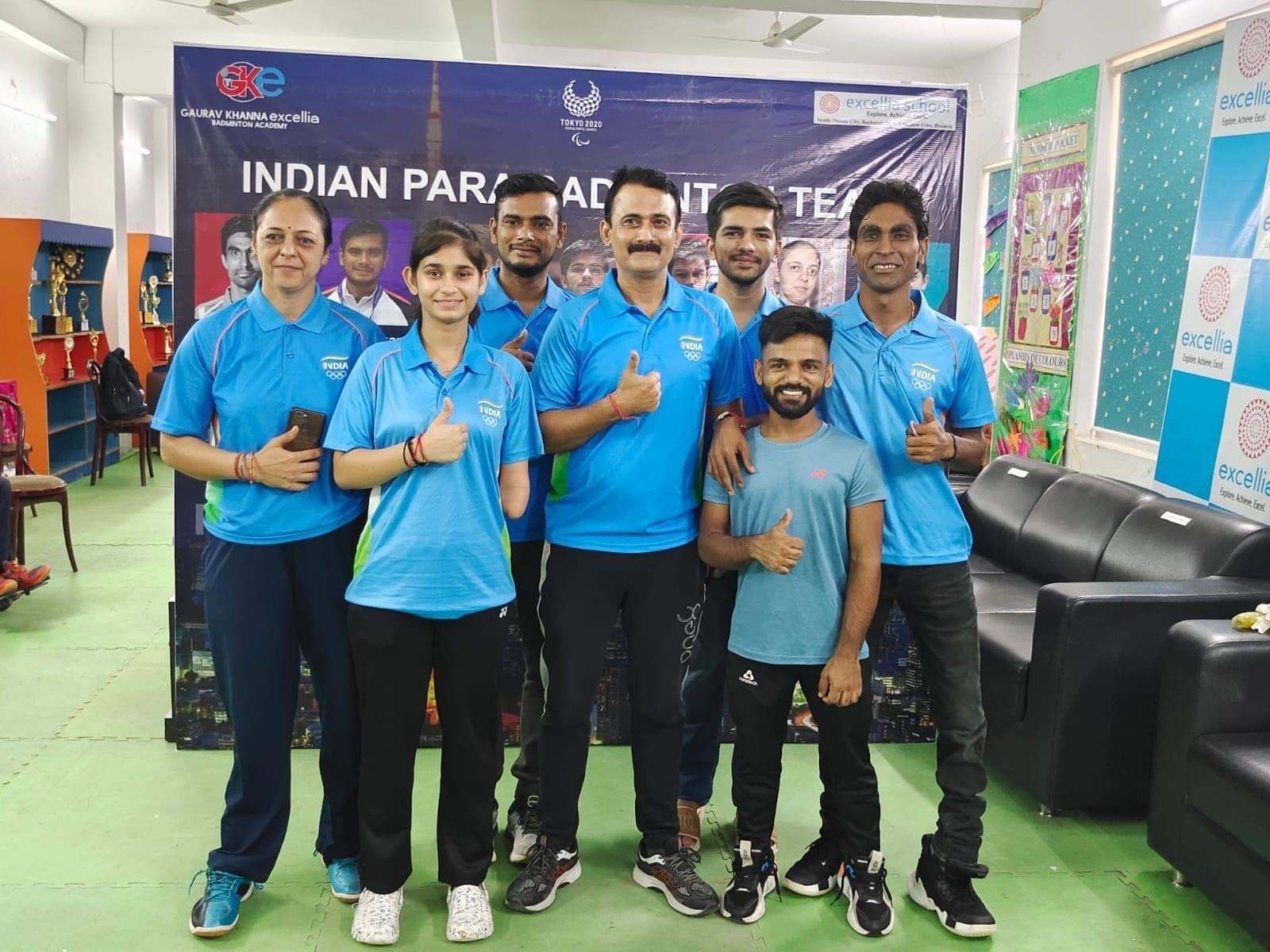 Gaurav Khanna with Indian para badminton champions