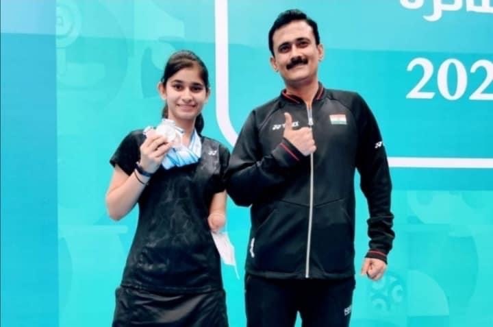 Gaurav Khanna with para badminton player Palak Kohli