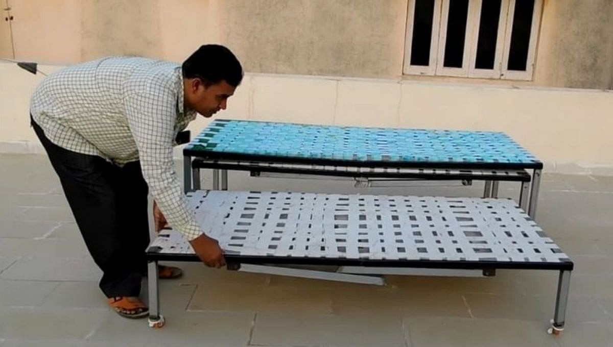 Kanubhai Karkar, Petugas Hutan Gujarati Telah Menemukan 300+ Utilitas Dari Yang 3 Dalam 1 Tempat Tidur Adalah Hit