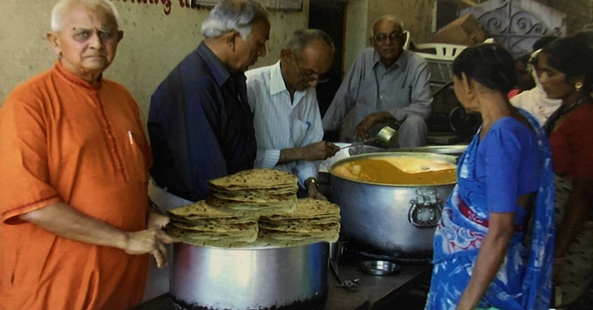 For Over 35 Years, This Hero Fed Hungry Families Outside Hospitals for Free