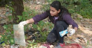 Sneha Shahi from Gujarat is one of the 18 young activists affiliated with UNEP’s Plastic Tide Turner Campaign and winner of the Youth for Earth Award.