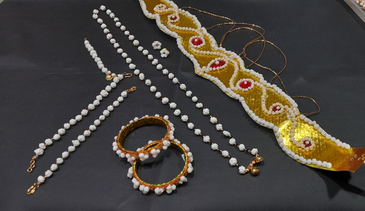 Halwa Dagine - sweet jewellery