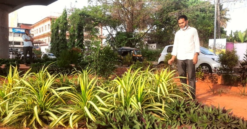 Shamseer at the garden under the overbridge