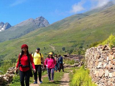 Weekend trek organised by Hosteller at Kasol.