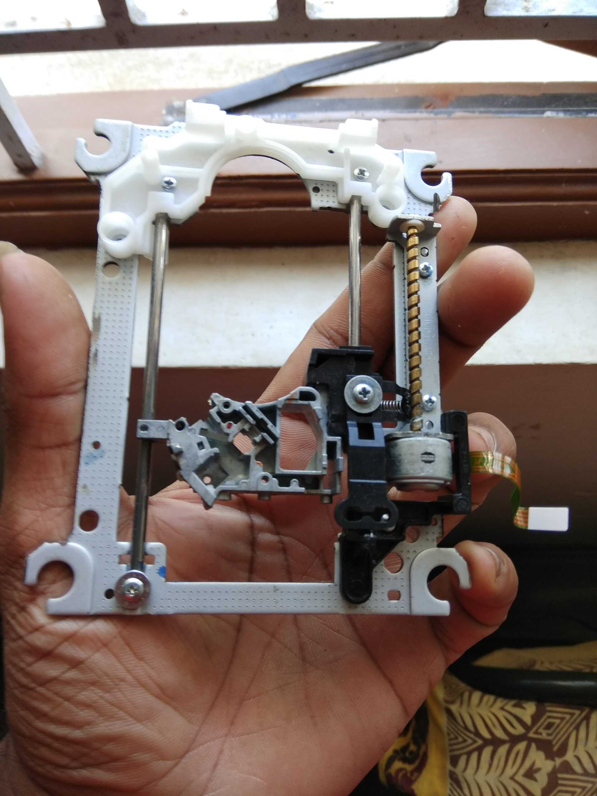 18-YO Student Builds Palm-Sized CNC Machine Using Scrap, For Just Rs 1500