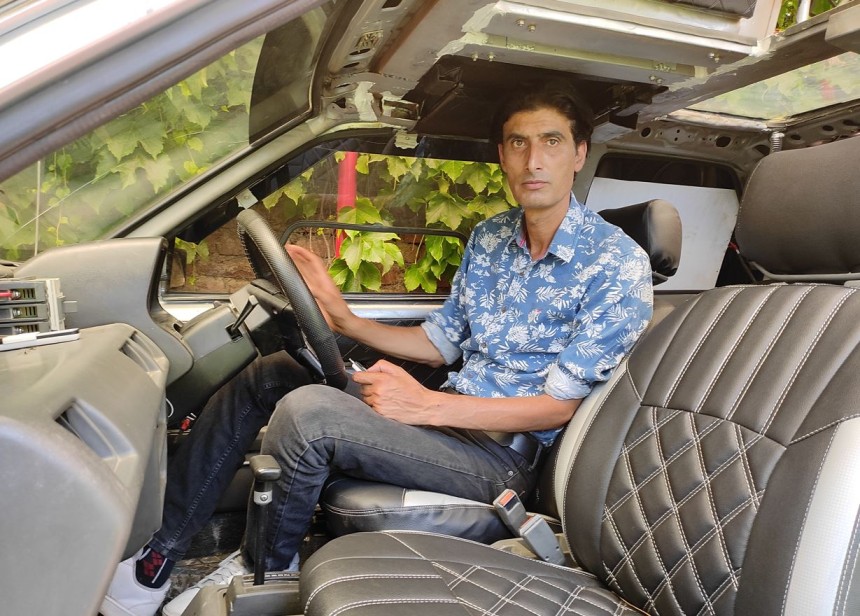 Bilal Ahmad school teacher who built an EV car