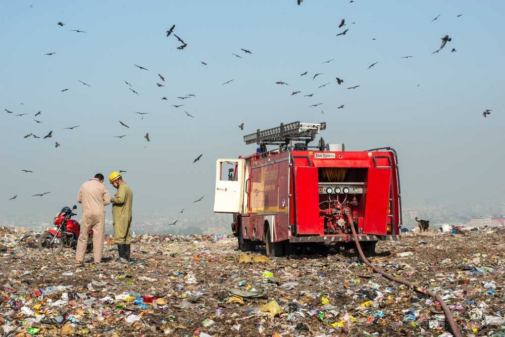 Landfill fire adds to Delhi's air pollution problems
