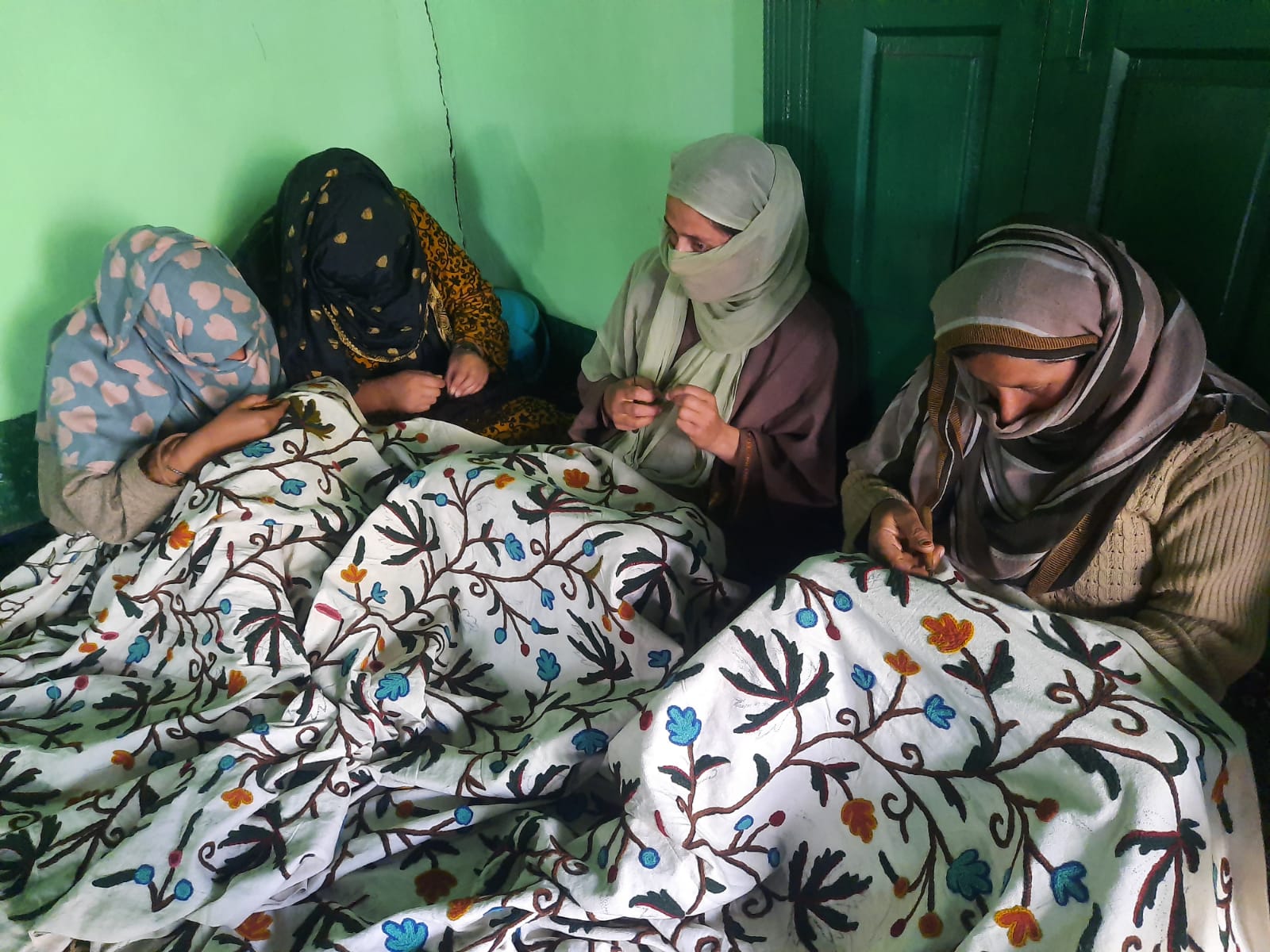 Kashmiri women earn from crewel embroidery initiative by Zamruda Bano