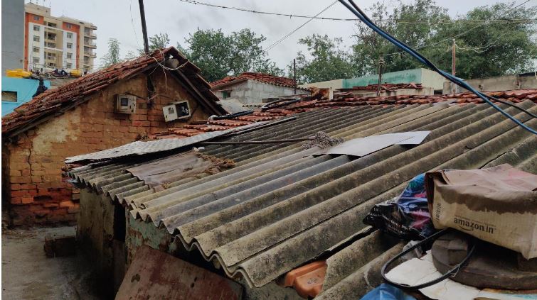 Free, Innovative & Sustainable Techniques are Cooling Houses with Tin Roofs by 10°C