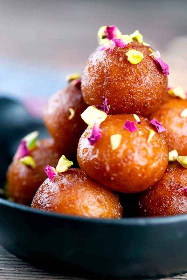 Gulab jamuns made of makhanas at rare earth vegan cafe in khar mumbai 