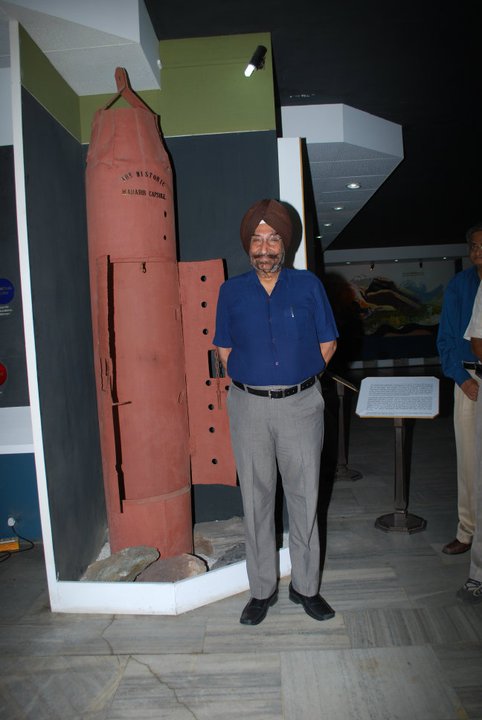 Jaswant Singh with a replica of the capsule