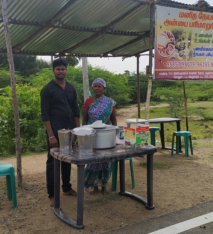 Sekar Poovarasan and his mother at their stall