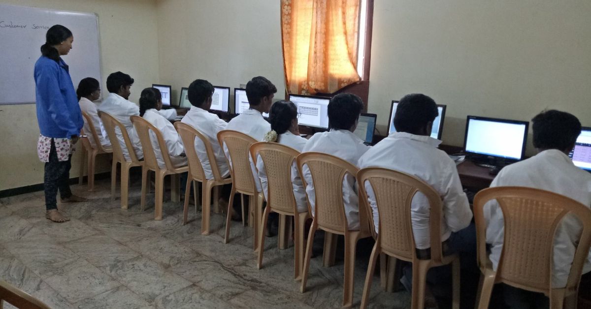 Kelas komputer di Kalvi Thunai