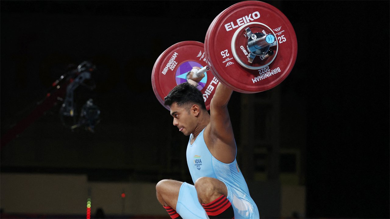 Achinta Sheuli lifting for gold