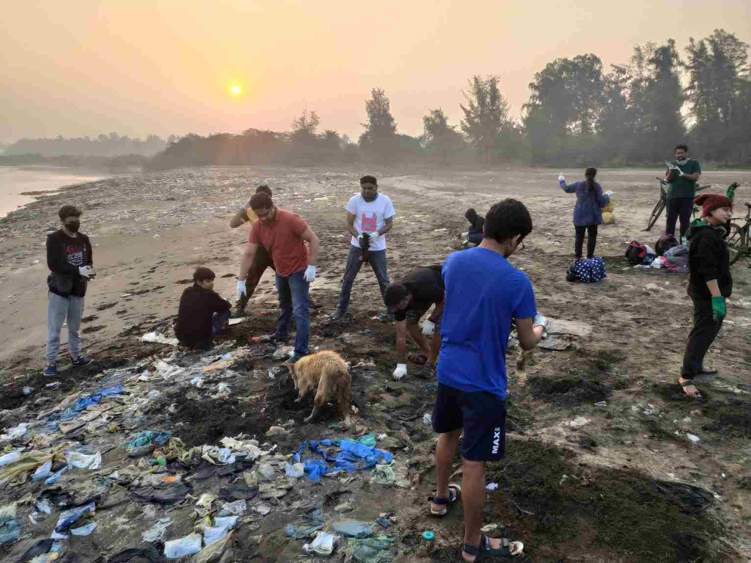 Vasai Beach Cleaners at work