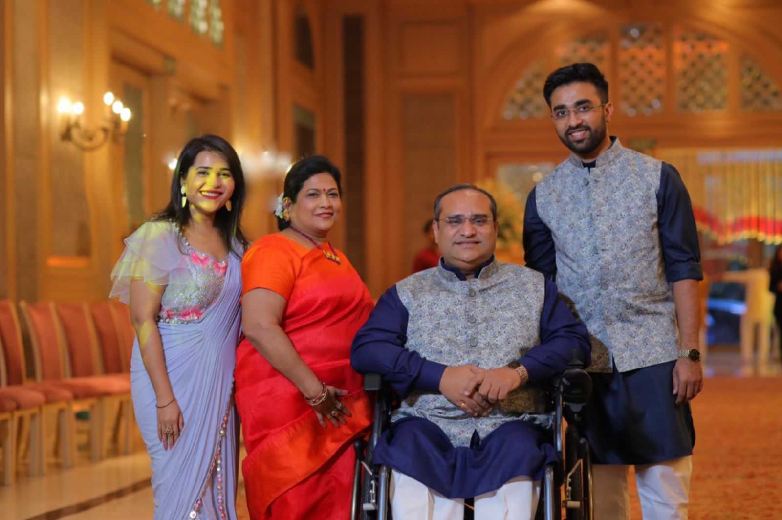 Ajay Gupta bersama keluarganya