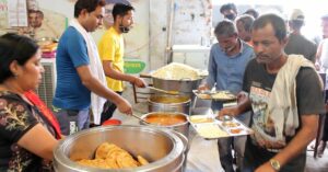 Delhi Man's Re 1 Thali Feeds 2000 Hungry Souls With Dignity