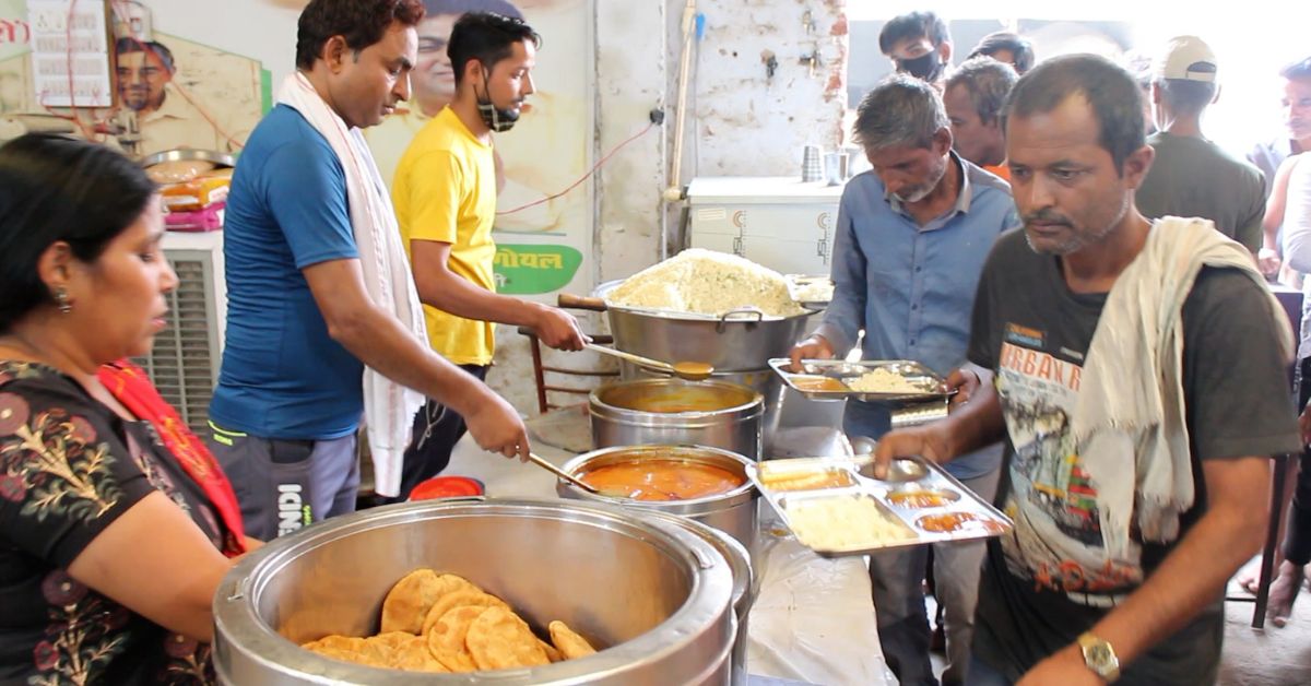 Delhi Man’s Re 1 Thali Feeds 2000 Hungry Souls With Dignity