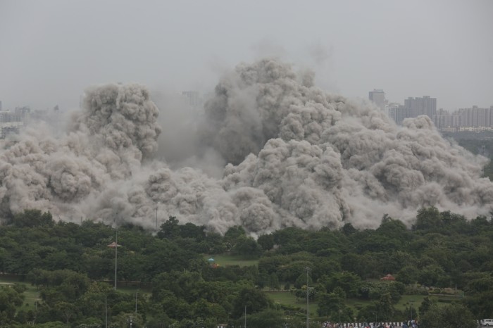 Supertech twin towers demolition in Noida; Caption: John1107 / Shutterstock.com