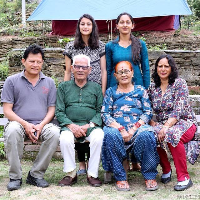 Vikram bersama keluarganya