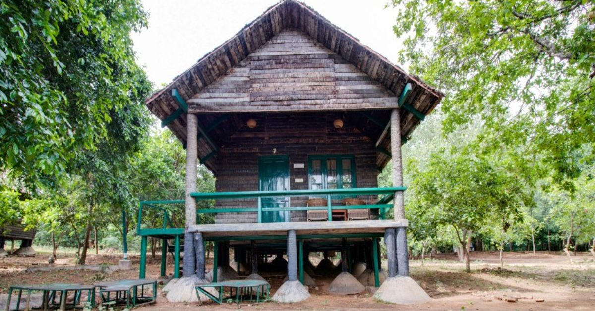 Sebuah pondok di Bheemeshwari Jungle Lodge di Karnataka.