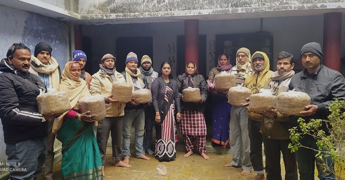 People attending training on mushroom cultivation from Rekha Kumari