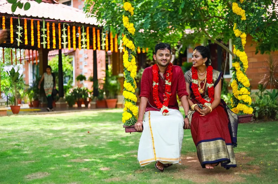 Bride Veena wearing the same saree her grandmother wore 50 years back.