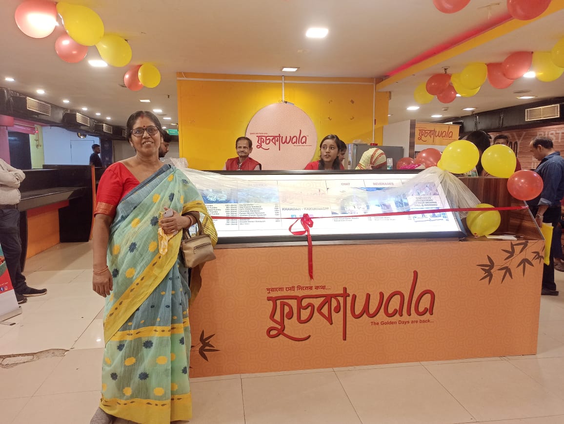 Jyotirmoyee's mother at the restaurant, Phuchkawala 