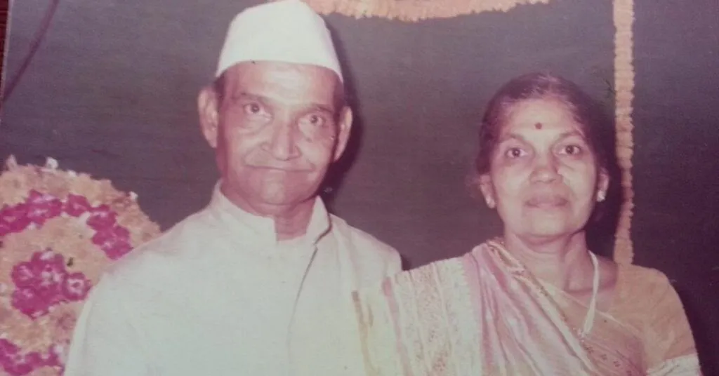 Induben of Induben Khakhrawala fame along with her husband. 
