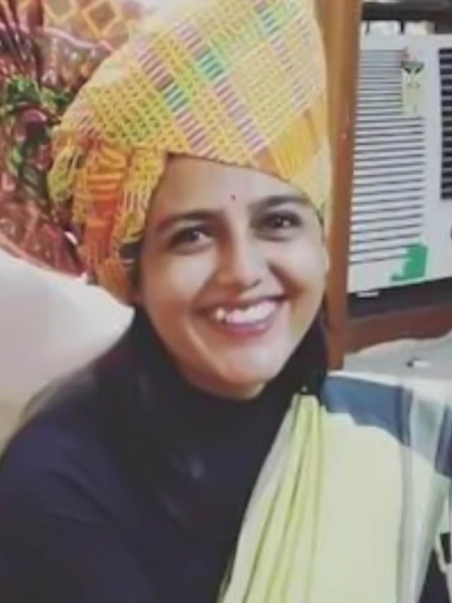 ws_-_turban_ias_lady_-_poster_image