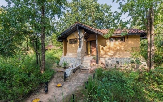 Mud house by Pugdundee safaris in madhya pradesh