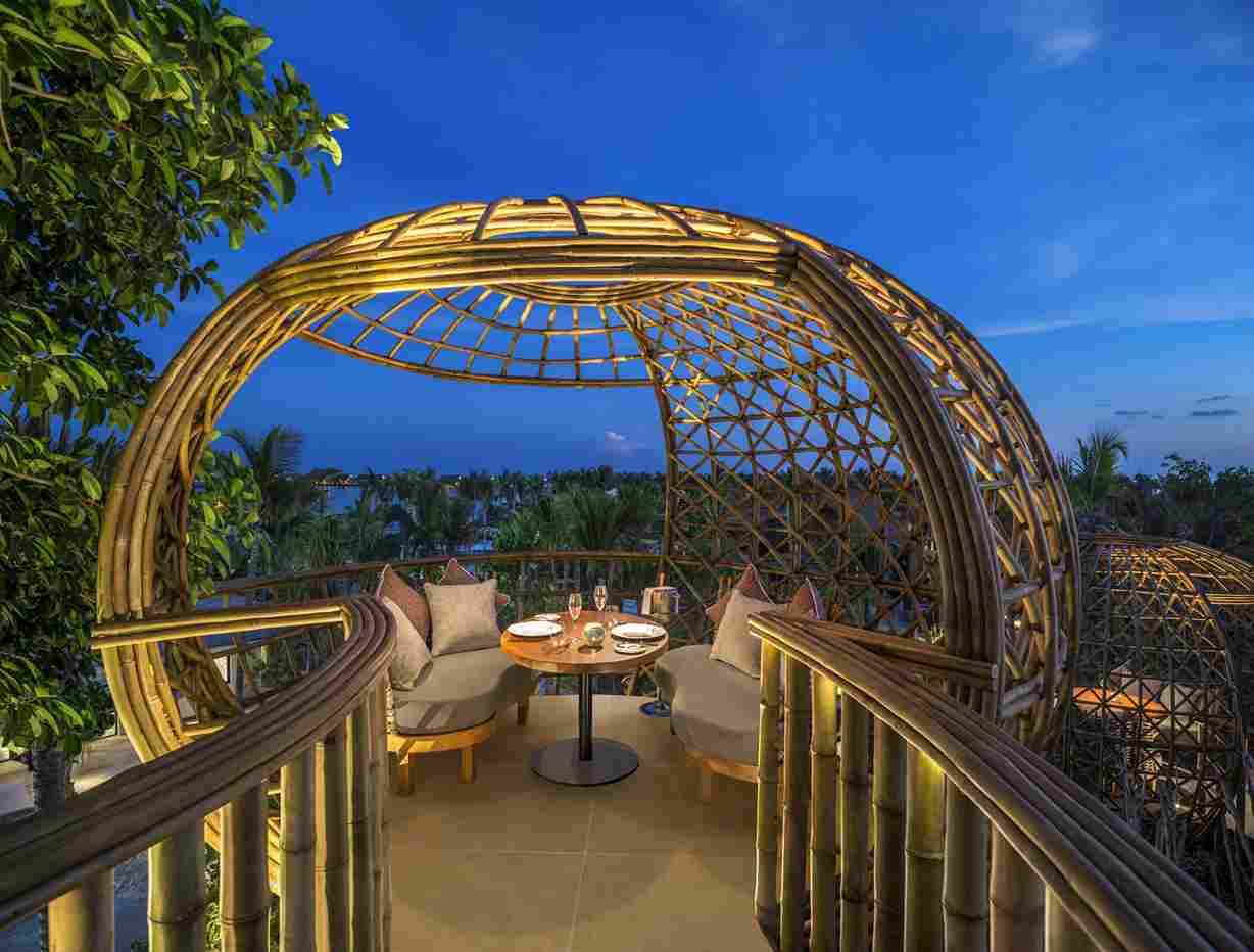 Restoran terapung sebagai bagian dari proyek Waldorf Astoria di Maladewa