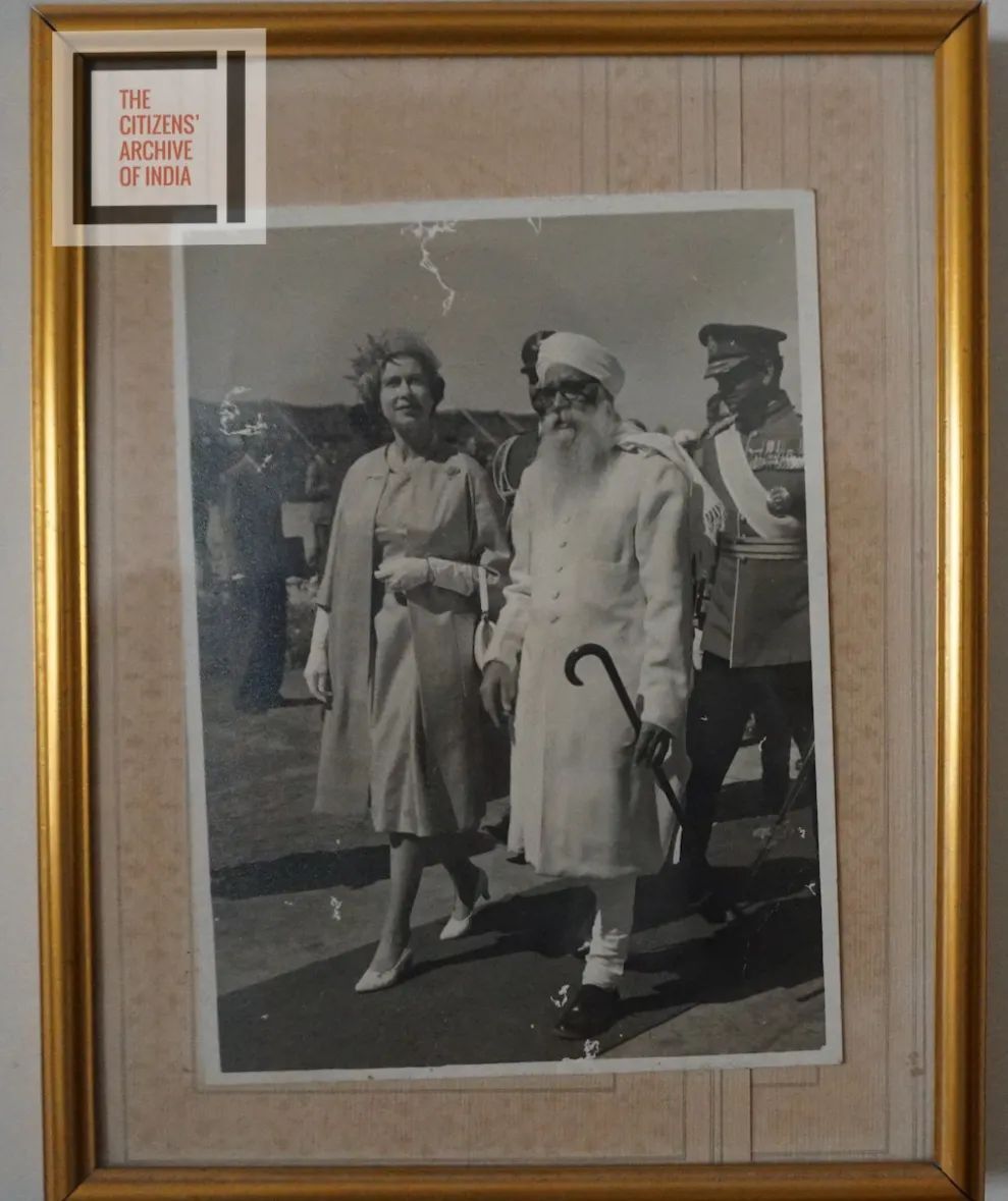 Gurmukh Nihal Singh with the Queen