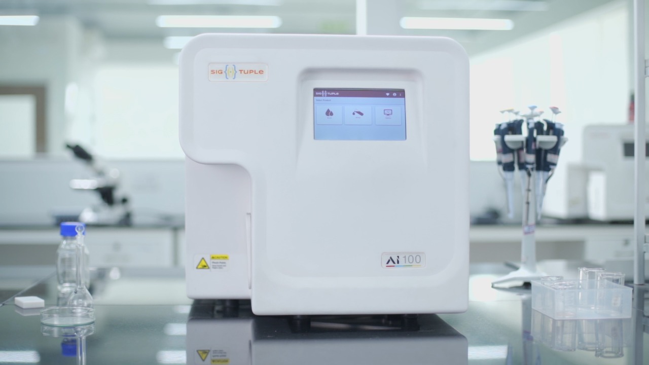 SigTuple's AI100 device helps pathologists detect diseases in less than a minute. 