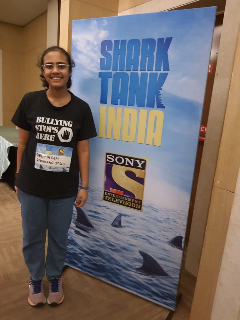 Anoushka di pemotretan episode Shark Tank India di Mumbai pada Oktober 2021