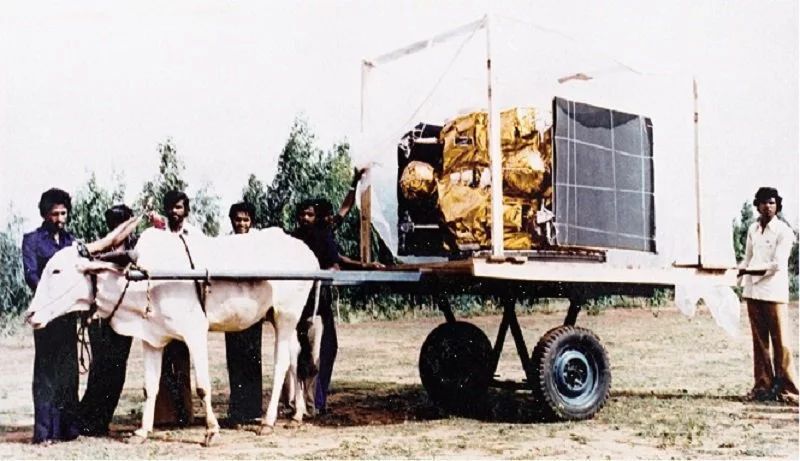 Satelit APPLE komunikasi pertama India