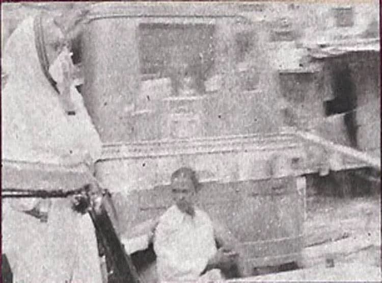 Indira Gandhi on her visit to Morbi in Gujarat