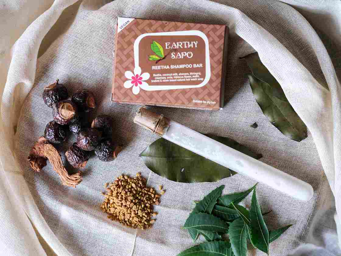 Ragam sabun Earthy Sapo termasuk sabun minyak kelapa alami, sabun mentega, dll