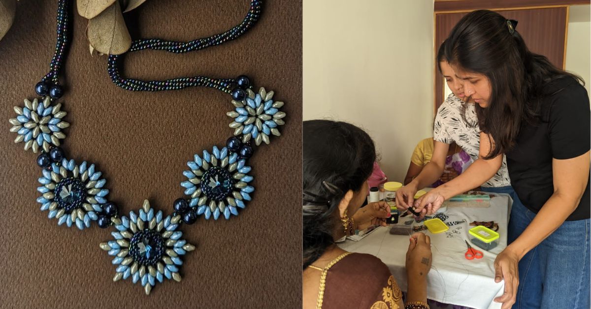 Mohanty melatih para wanita menenun perhiasan manik-manik.