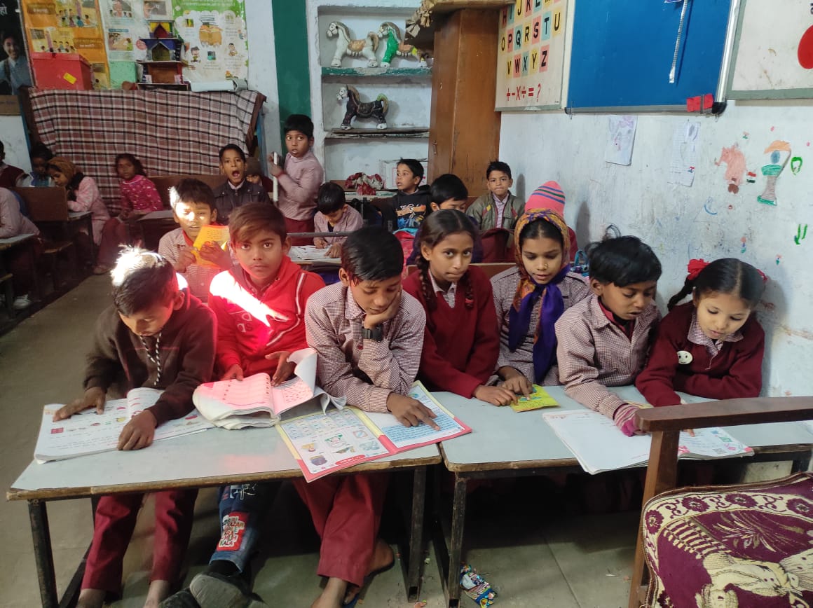 Anak-anak ini rajin belajar, kata guru mereka Indu.