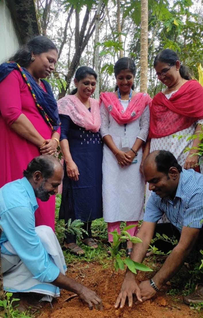 kerala daily wage labourer plants trees in schools