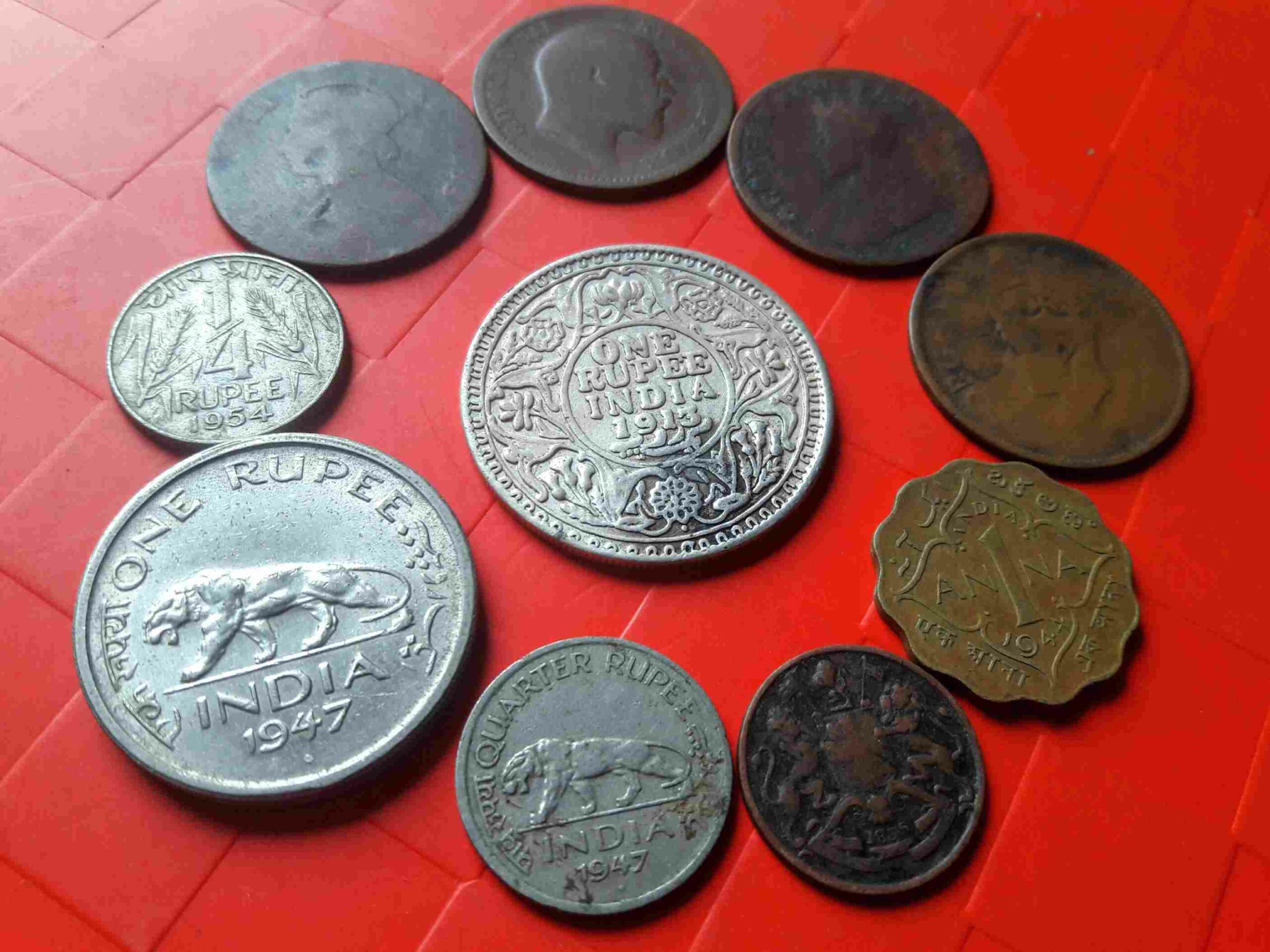 Koin dari era Inggris yang berasal dari India pra-Kemerdekaan