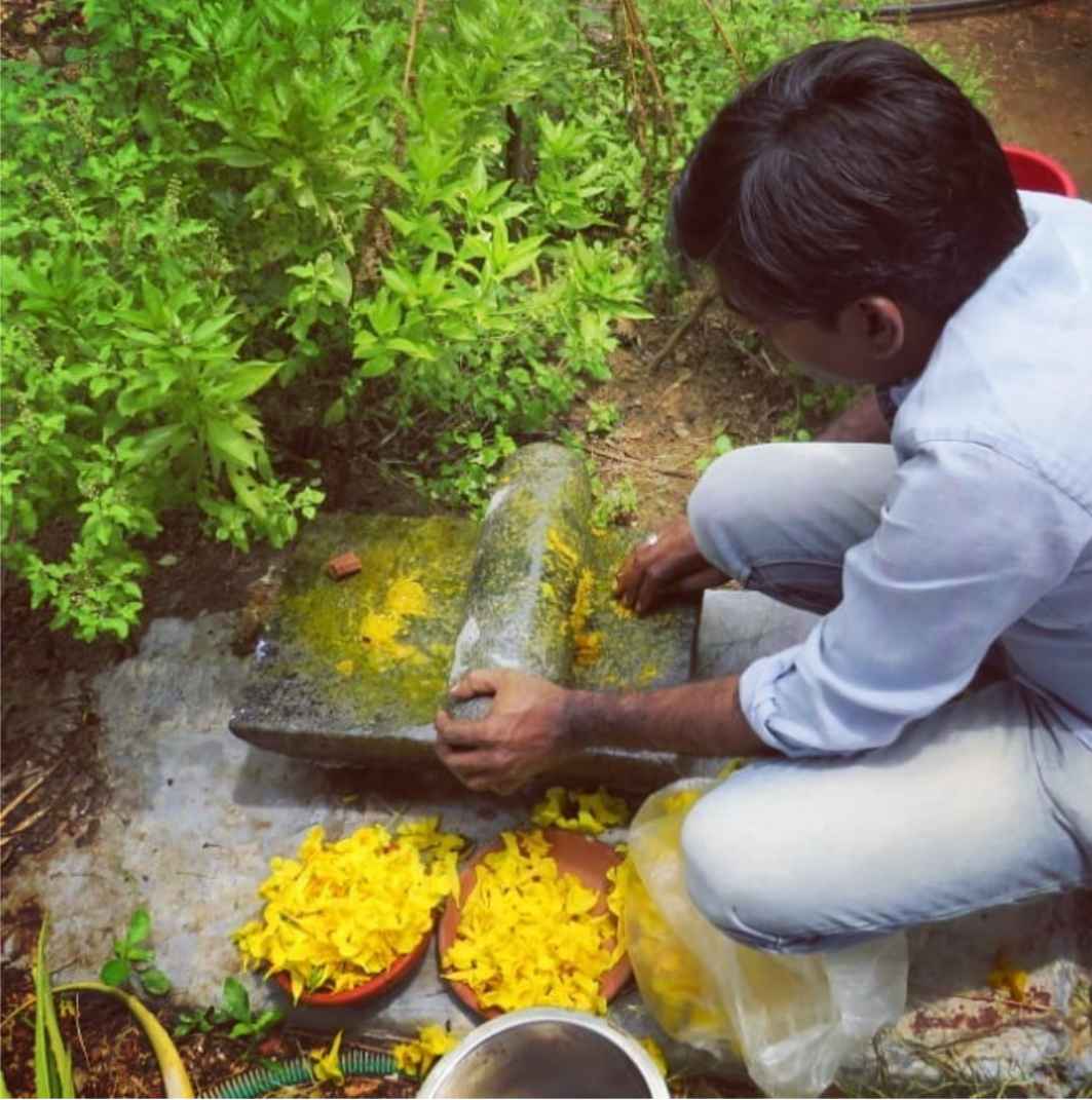 A variety of plants are used for the colours of Hibiscus Heroes products