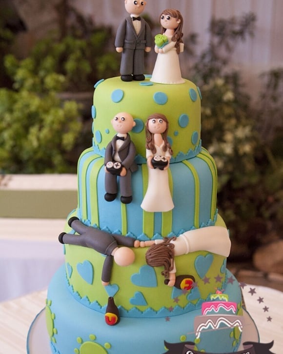 Flying Cakes membuat kue untuk segala acara seperti ulang tahun anak, pesta,