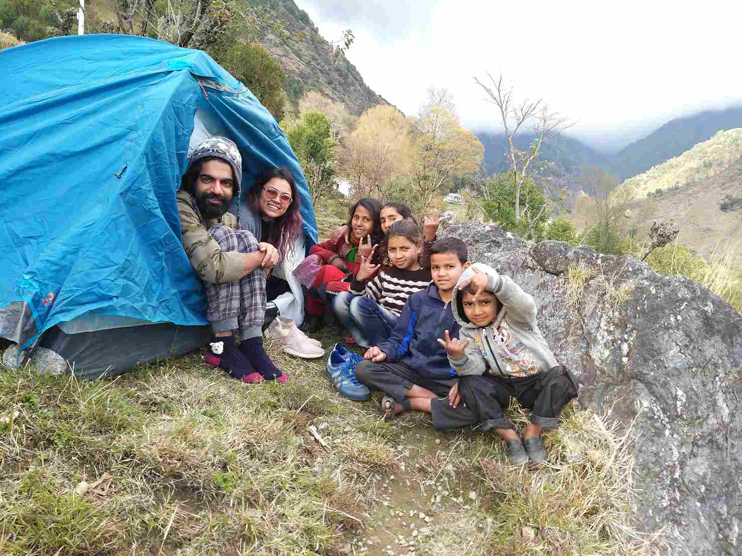 Jasmine and Anoop run Kahani ki Dukaan through which they encourage children in storytelling, art and music