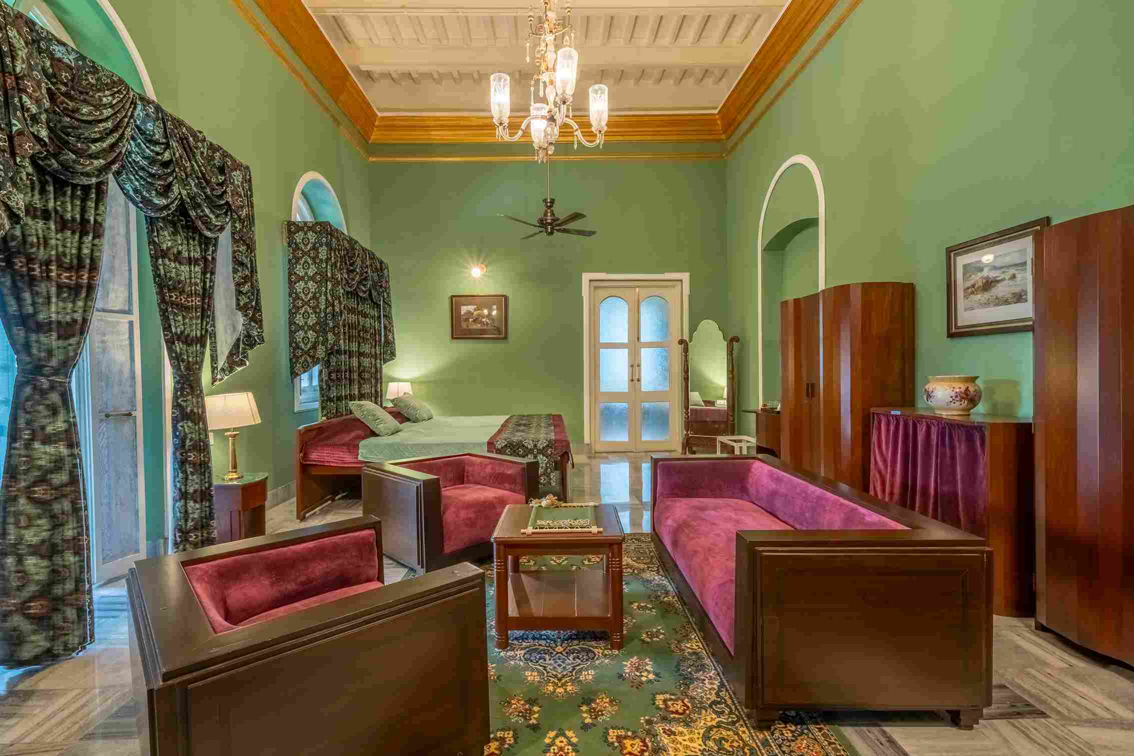 Suite Mahkota di Istana Belgadia