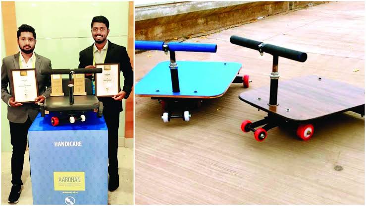 Sumanth Mudaliar and Vishrut Bhatt were presented with the Aarohan Social Innovations Award for their device Handicare. 
